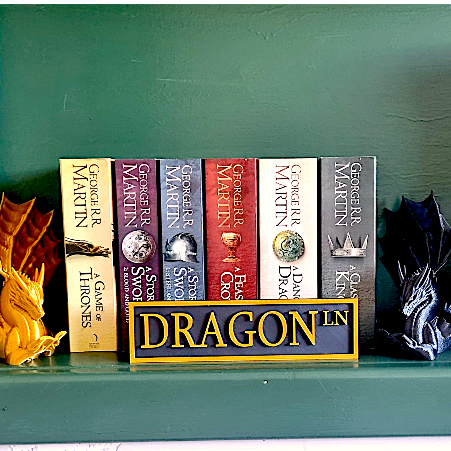 DRAGON LN Bookshelf Steet Sign