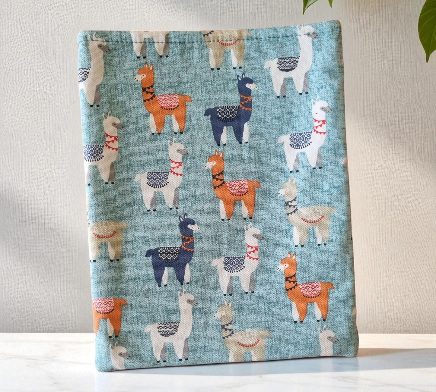Medium Book Sleeve - Llamas