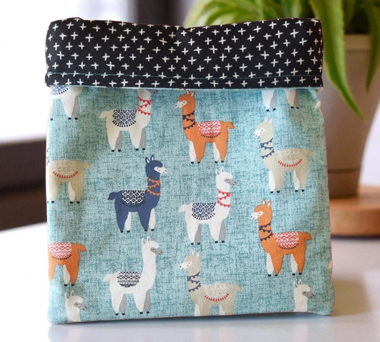 Medium Book Sleeve - Llamas